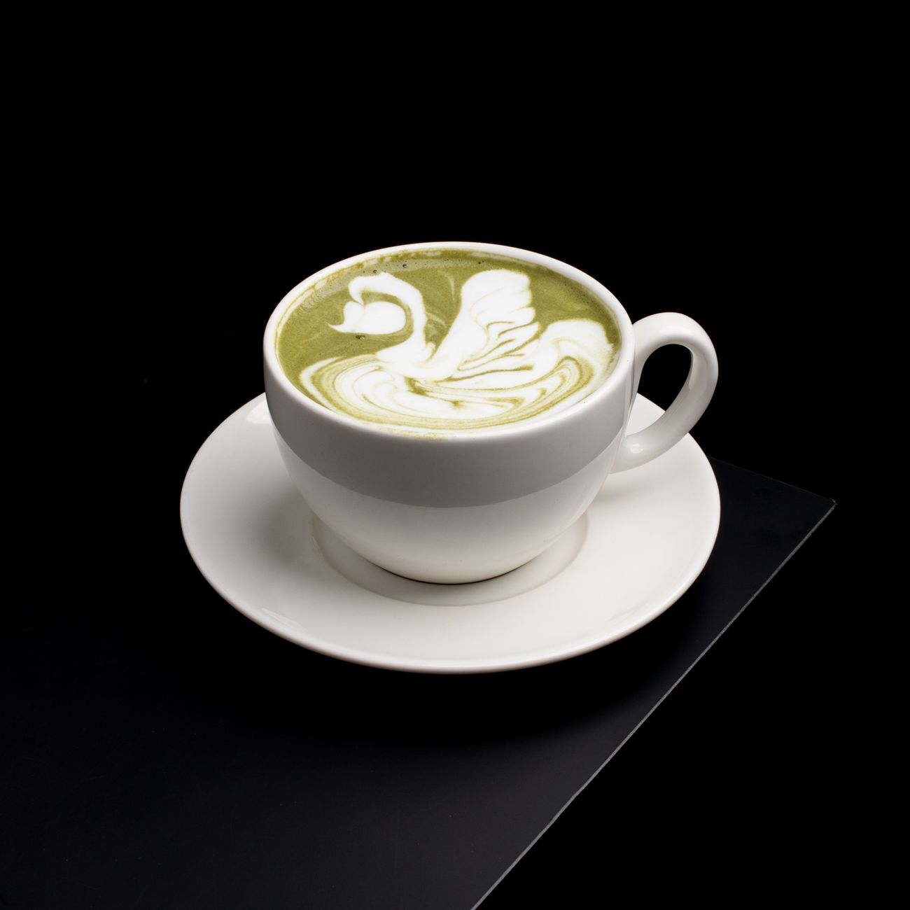 Sencha vs Matcha: Understanding the Difference Between Japan's Two Iconic Teas